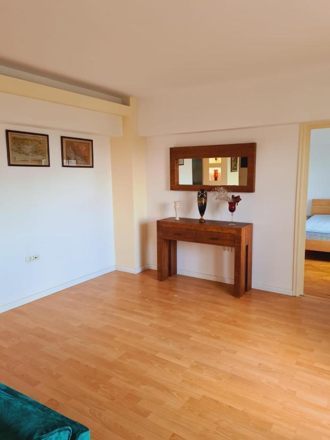 Old Town Apartment With Panoramic View Boekarest Buitenkant foto