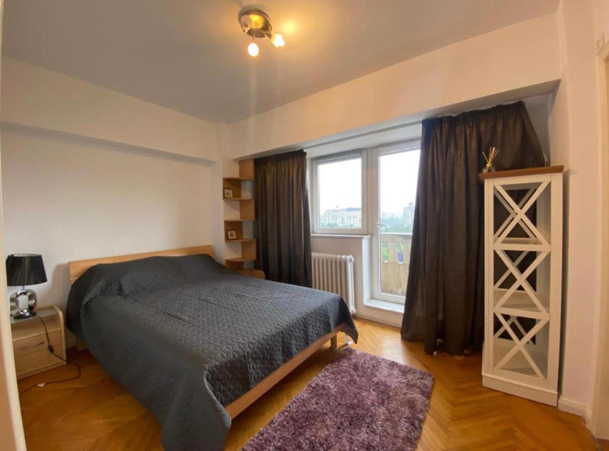 Old Town Apartment With Panoramic View Boekarest Buitenkant foto